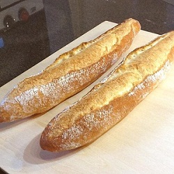 フランスパンのクープが割れない主な原因 フランスパン バゲット の作り方 自宅で学べるパン講座 パンレシピナビ